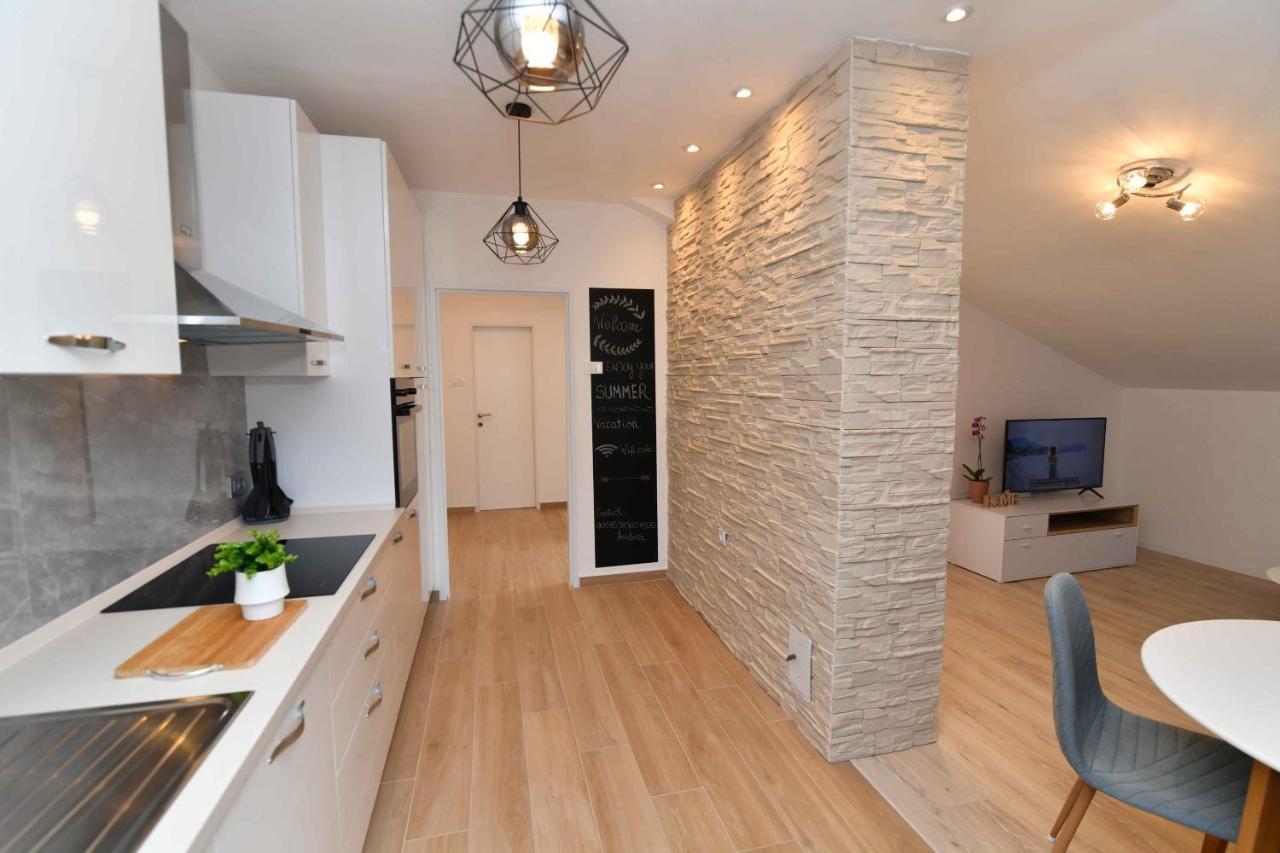 Apartman Leona ลอฟราน ภายนอก รูปภาพ