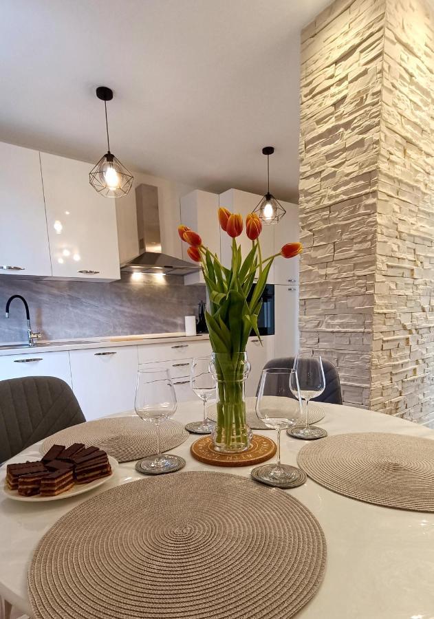 Apartman Leona ลอฟราน ภายนอก รูปภาพ