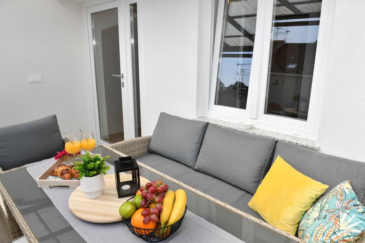 Apartman Leona ลอฟราน ภายนอก รูปภาพ