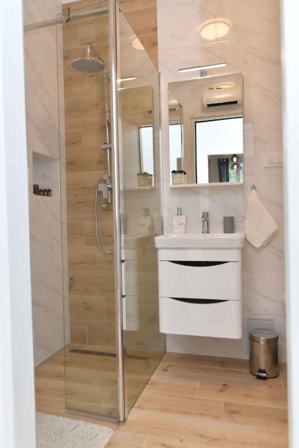 Apartman Leona ลอฟราน ภายนอก รูปภาพ