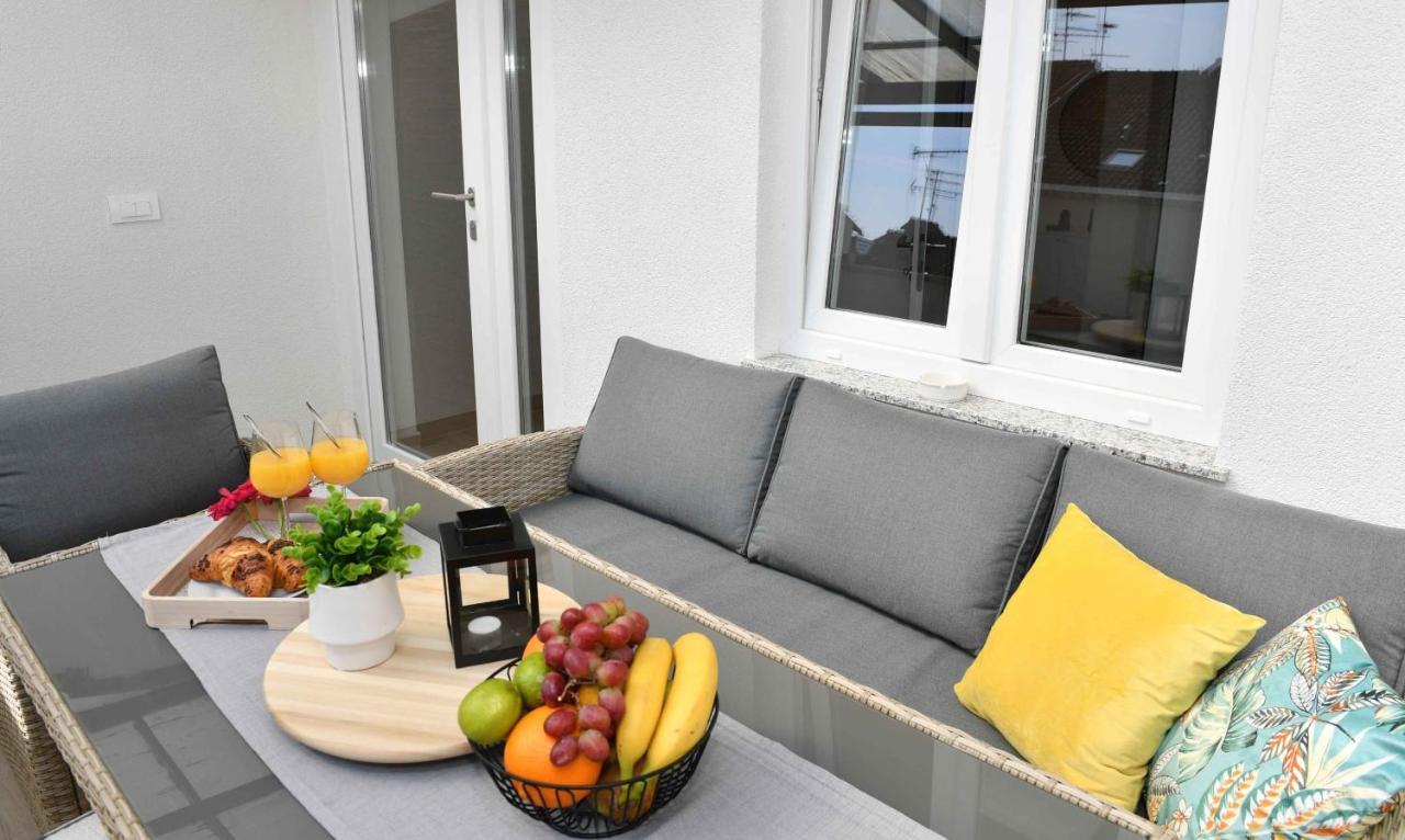 Apartman Leona ลอฟราน ภายนอก รูปภาพ
